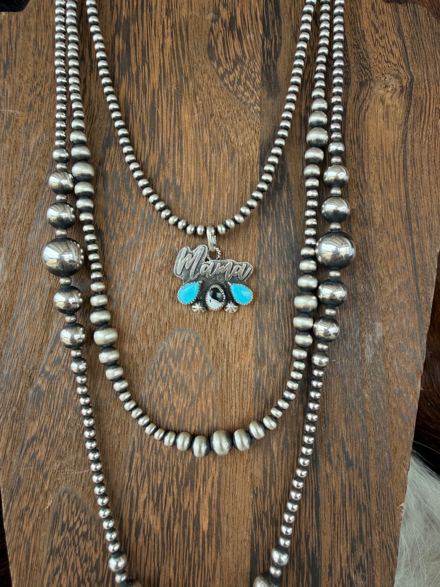 Turquoise & White Buffalo Mama Pendent🖤